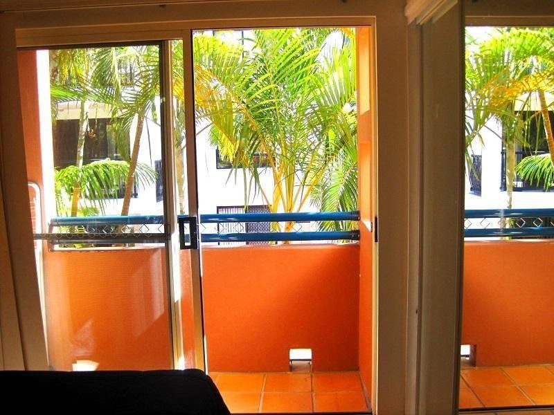 19/10-14  Purli Street, Chevron Island QLD 4217