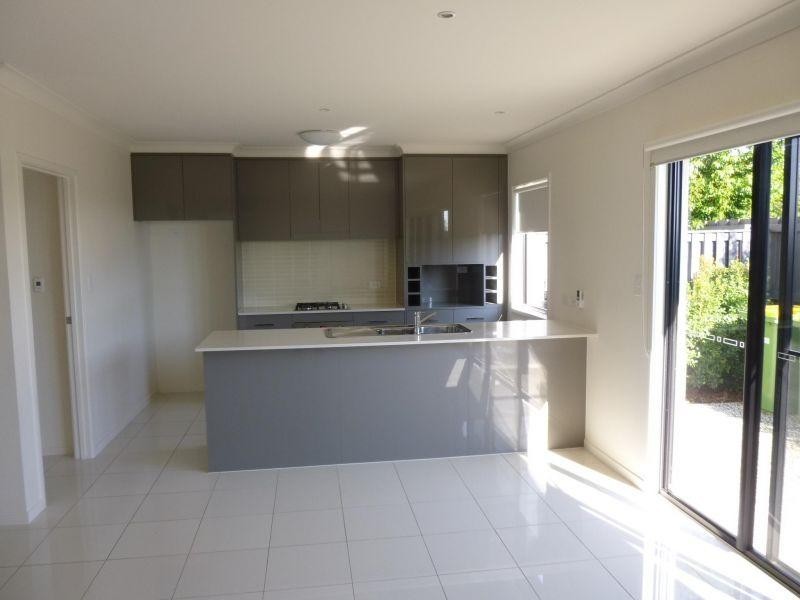 2 Bourton Road, Merrimac QLD 4226