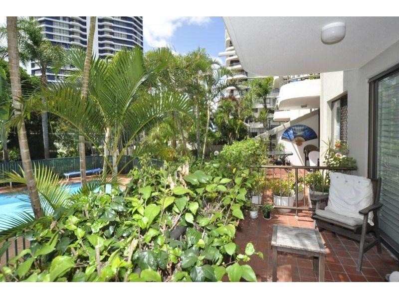 9 Bayview Street, Runaway Bay QLD 4216