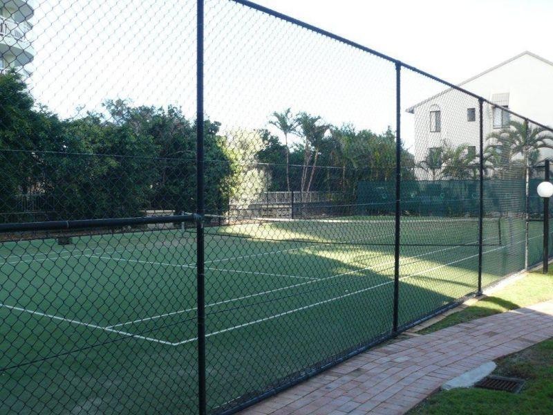 9 Bayview Street, Runaway Bay QLD 4216