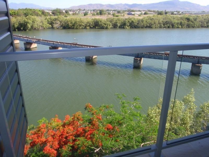 32 Stanley Street, Townsville City QLD 4810