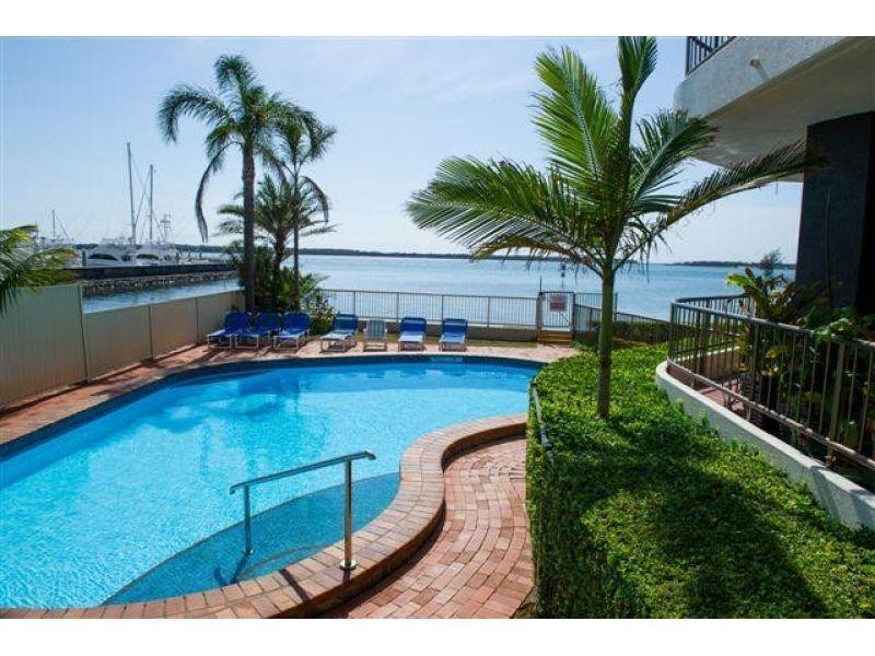 44A 44A/9 Bayview Street, Runaway Bay QLD 4216