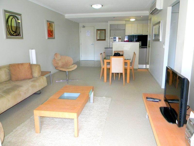 21 Cypress Avenue, Surfers Paradise QLD 4217