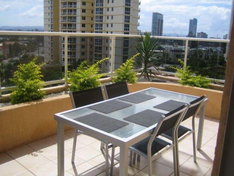 24/1-9 Hughes Avenue, Main Beach QLD 4217