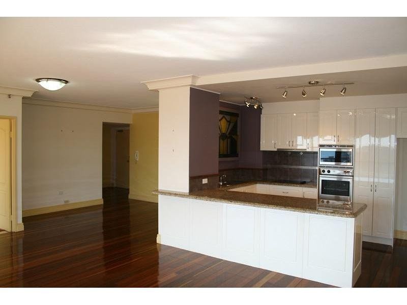 2 Admiralty Drive, Paradise Waters QLD 4217