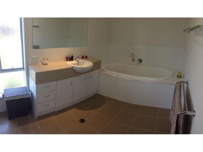 21 Petrie Crescent, Aspley QLD 4034