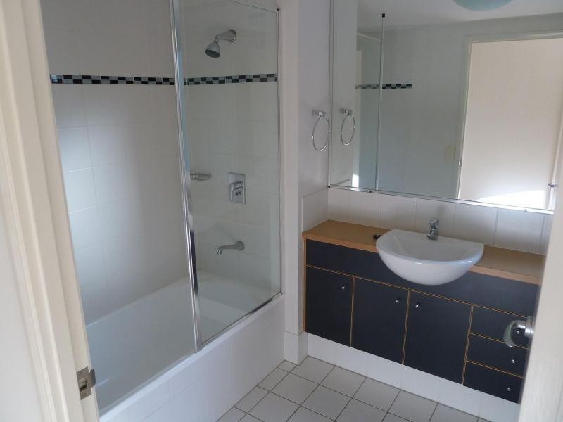 15 Goodwin Street, Kangaroo Point QLD 4169