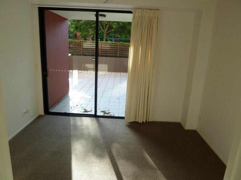 15 Goodwin Street, Kangaroo Point QLD 4169