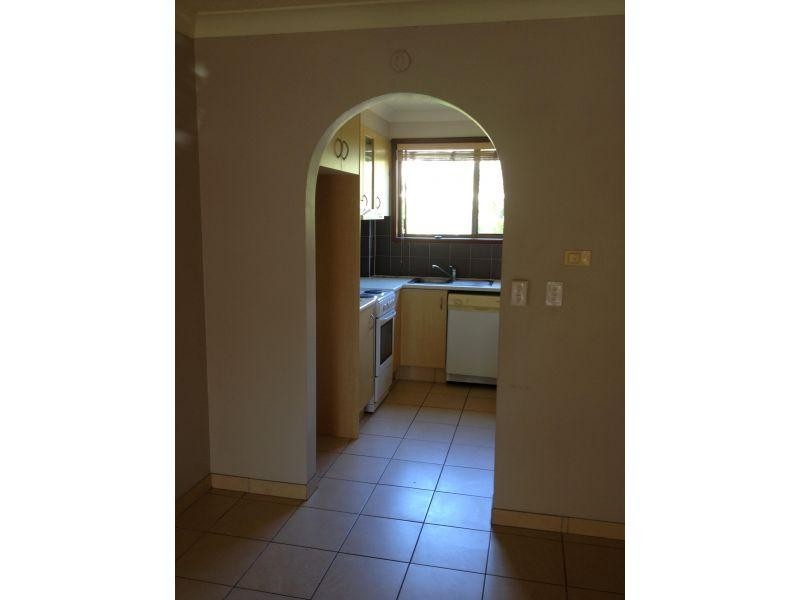 6 GENOA, Surfers Paradise QLD 4217