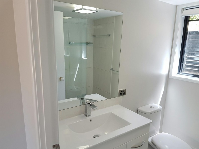 1/27 Chester Terrace, Southport QLD 4215