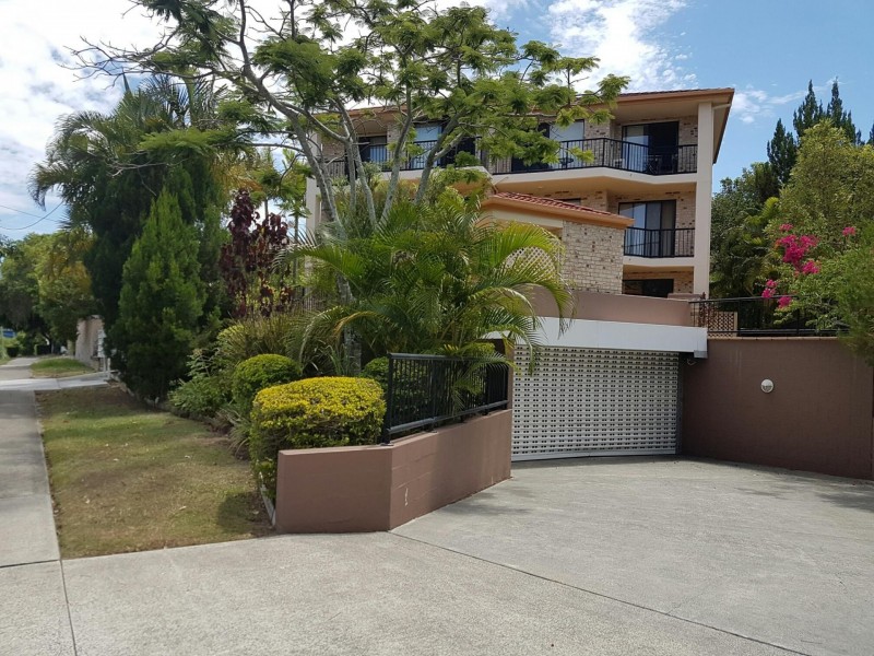 1/27 Chester Terrace, Southport QLD 4215