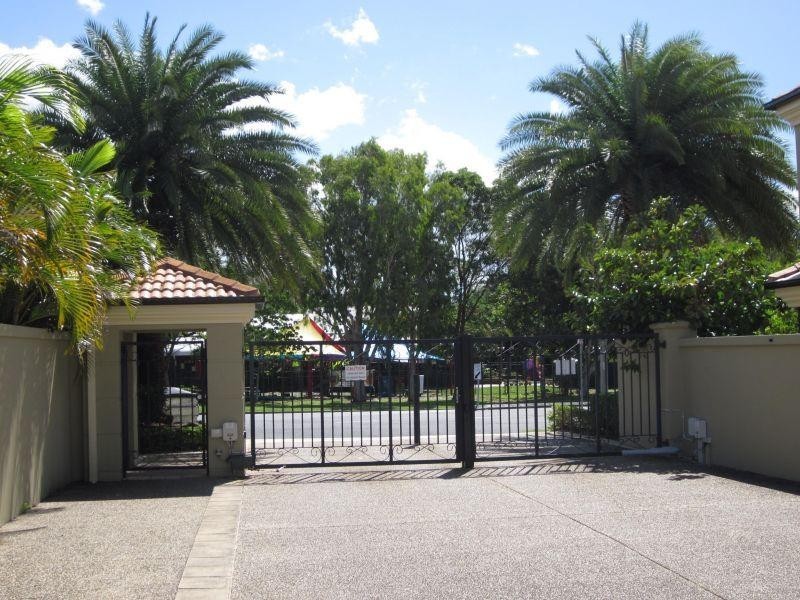 15 Mews W/99-101 Heeb Street, Benowa QLD 4217