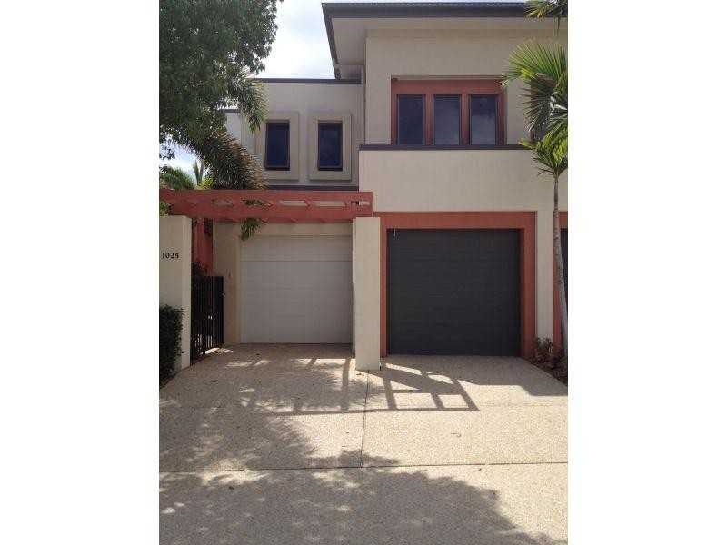 1 The Cove Crescent, Carrara QLD 4211