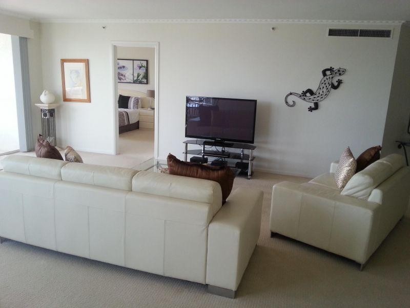 70/1-9 Hughes Avenue, Main Beach QLD 4217