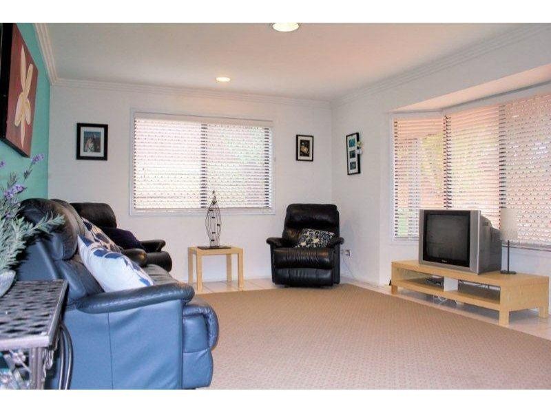 2 Blackthorn Crescent, Shailer Park QLD 4128