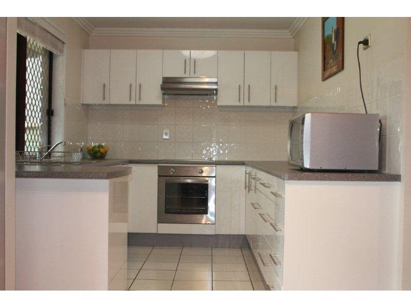 2 Blackthorn Crescent, Shailer Park QLD 4128