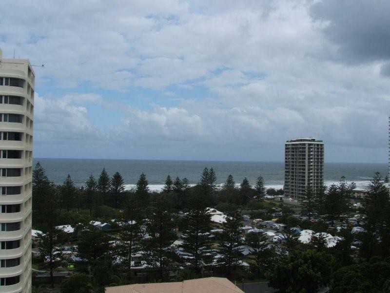 22 Montgomery Avenue, Main Beach QLD 4217