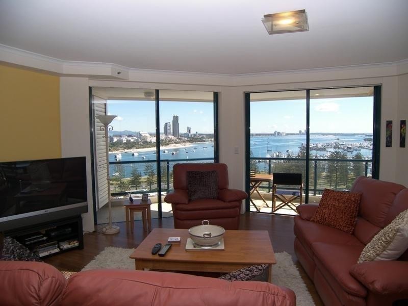 22 Montgomery Avenue, Main Beach QLD 4217