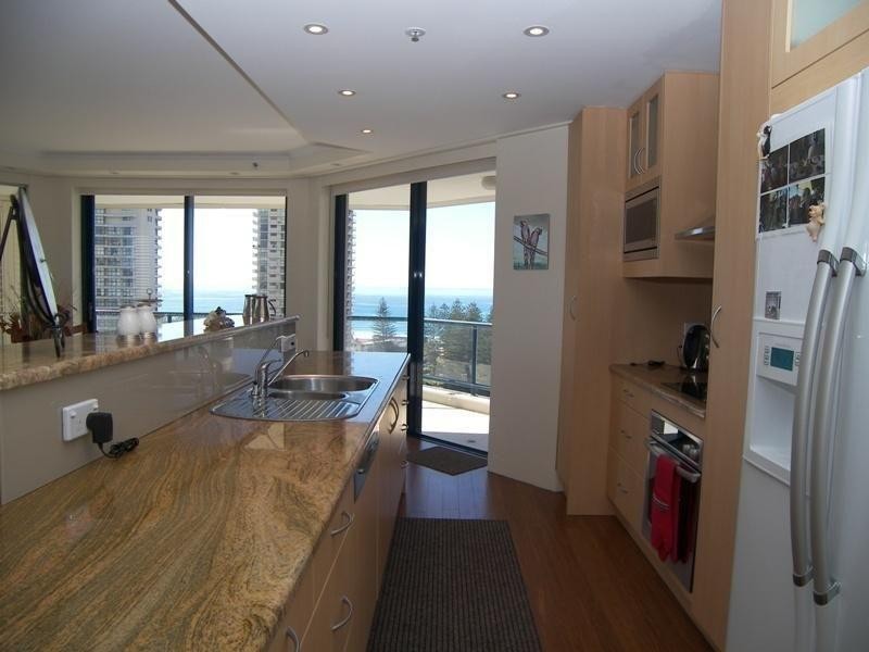 22 Montgomery Avenue, Main Beach QLD 4217