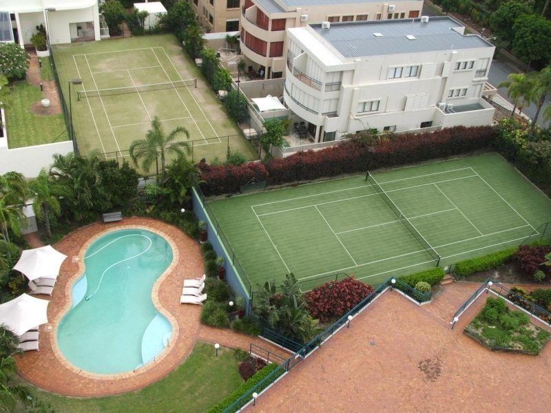 22 Montgomery Avenue, Main Beach QLD 4217