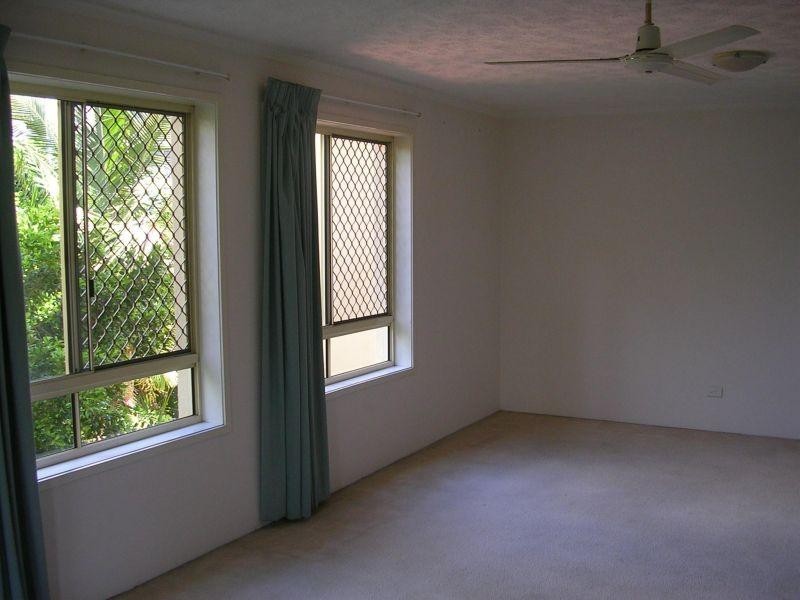 36 ALEXANDRA AVE, Broadbeach QLD 4218