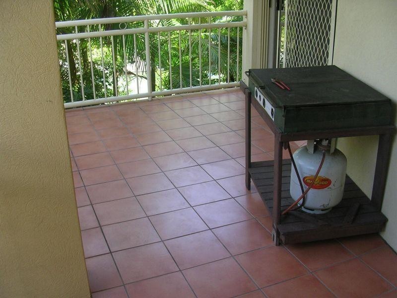 36 ALEXANDRA AVE, Broadbeach QLD 4218
