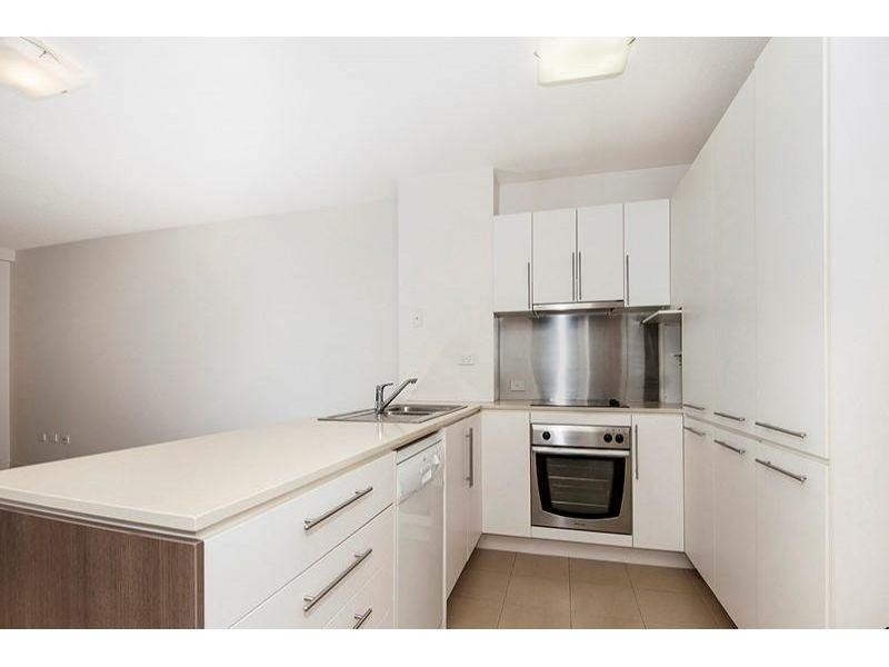 32 Stanley Street, Townsville City QLD 4810