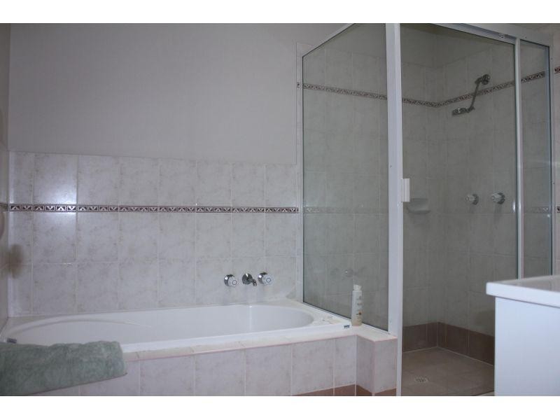 19/4  KoalaTown Rd, Upper Coomera QLD 4209