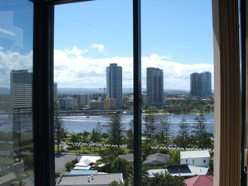 22 Montgomery Avenue, Main Beach QLD 4217