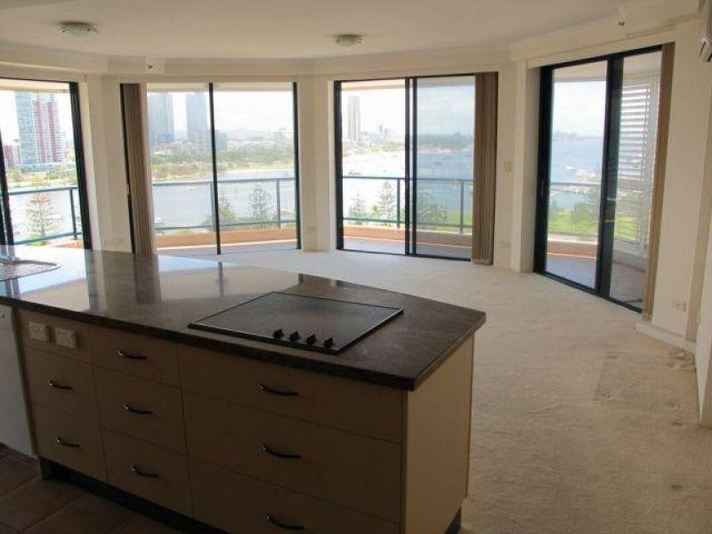 22 Montgomery Avenue, Main Beach QLD 4217