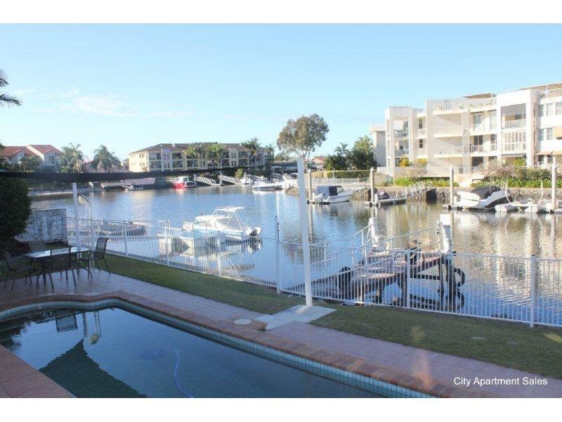 19/75 Bayview Street, Runaway Bay QLD 4216