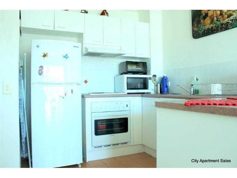 19/75 Bayview Street, Runaway Bay QLD 4216