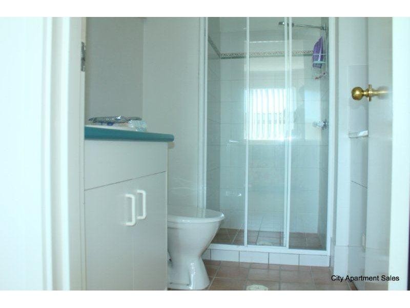 19/75 Bayview Street, Runaway Bay QLD 4216