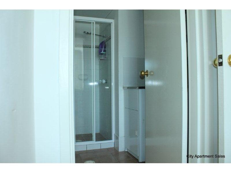 19/75 Bayview Street, Runaway Bay QLD 4216