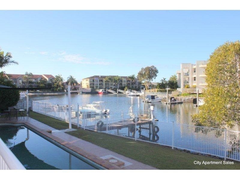 19/75 Bayview Street, Runaway Bay QLD 4216