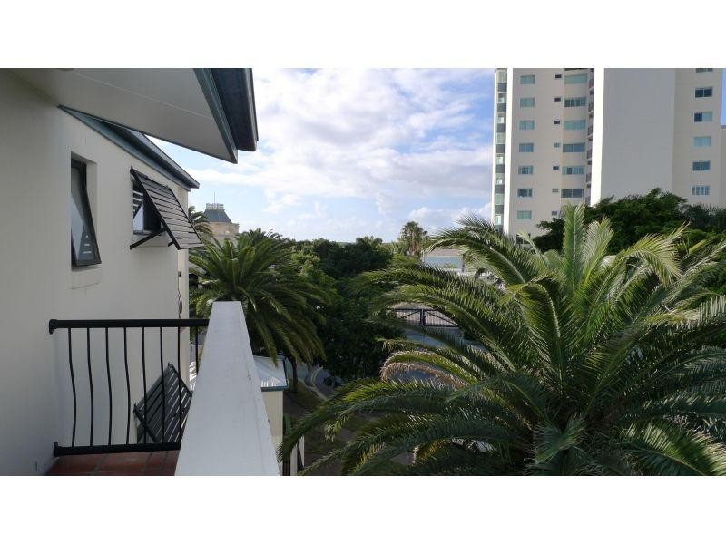 38 Labrador Street, Labrador QLD 4215