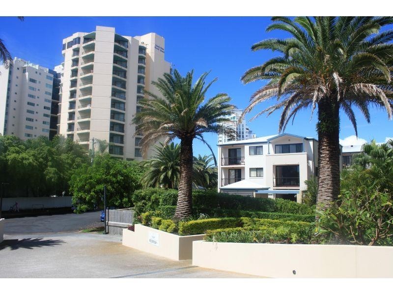 38 Labrador Street, Labrador QLD 4215