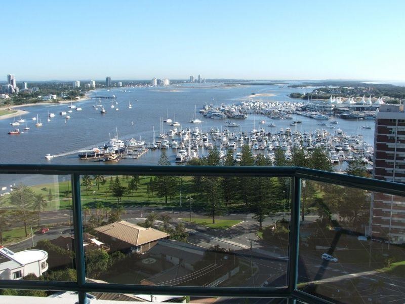 22 Montgomery Avenue, Main Beach QLD 4217