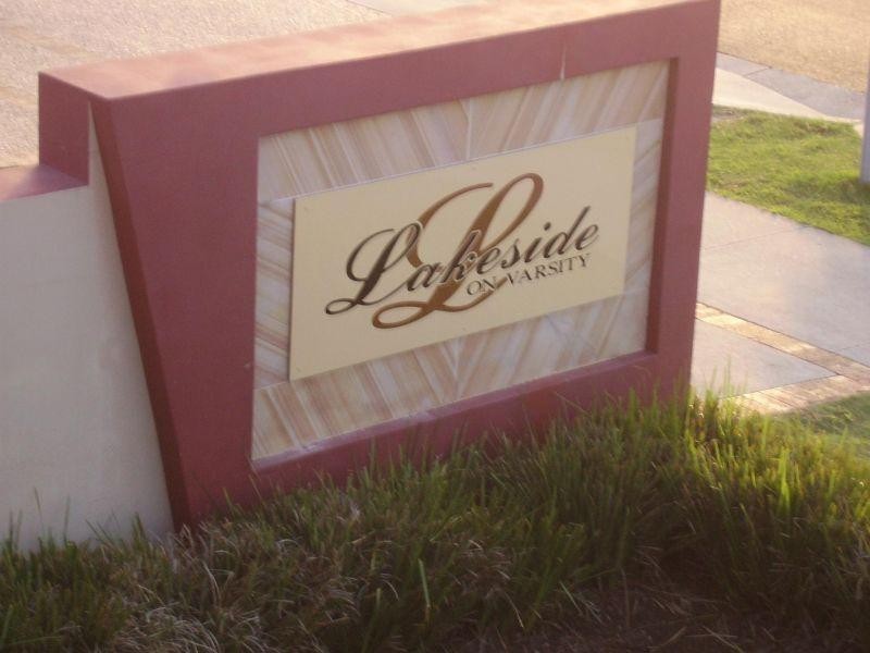 77/302 Christine Avenue, Varsity Lakes QLD 4227