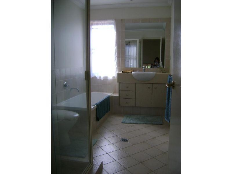 20 Fairway Drive, Clear Island Waters QLD 4226