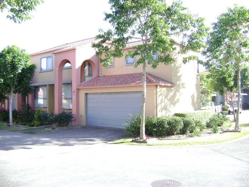 20 Fairway Drive, Clear Island Waters QLD 4226