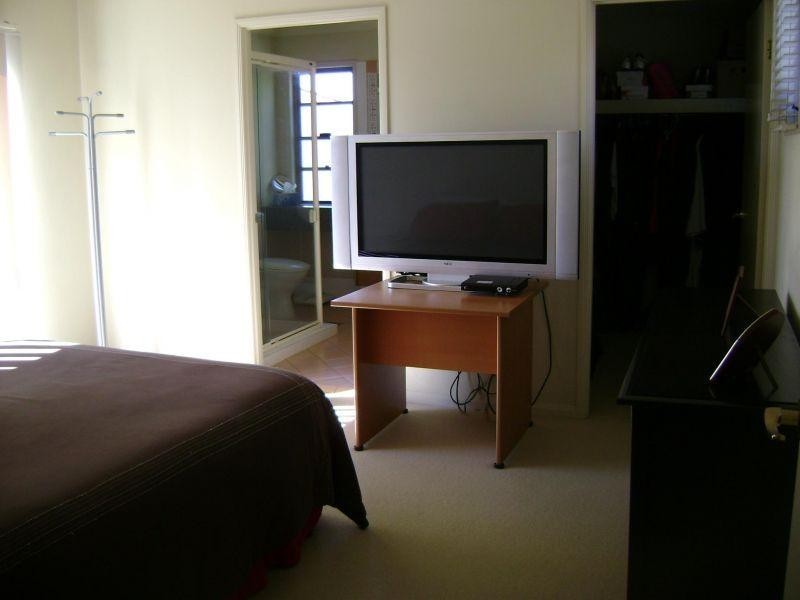 20 Fairway Drive, Clear Island Waters QLD 4226