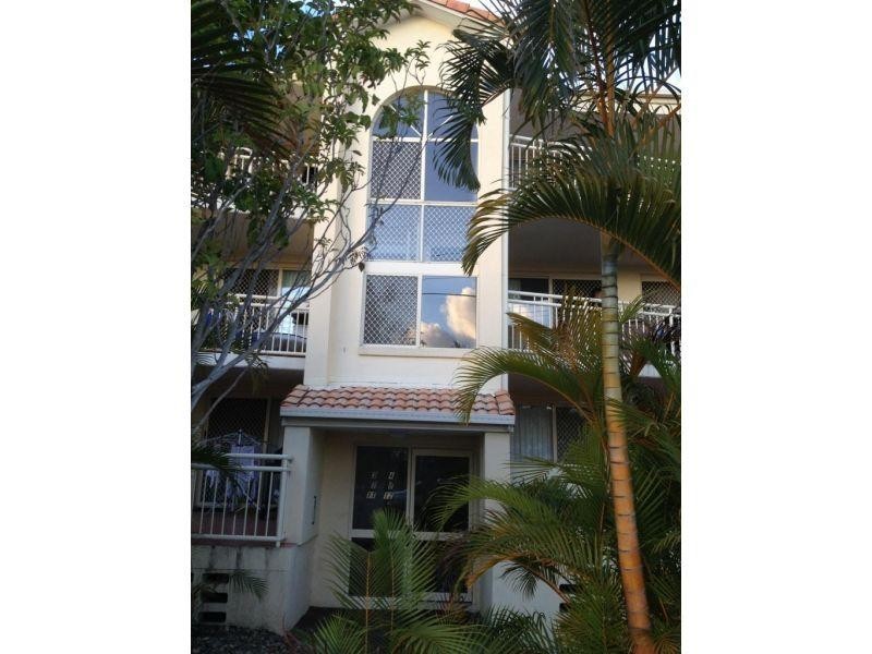 36 ALEXANDRA AVE, Broadbeach QLD 4218