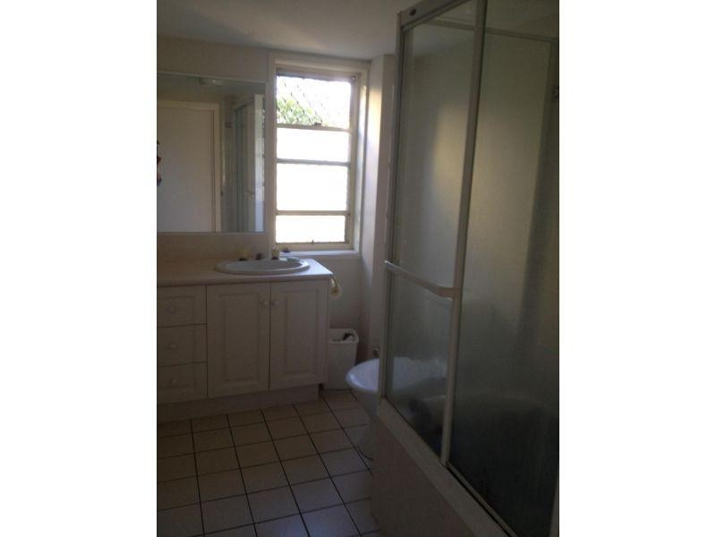 36 ALEXANDRA AVE, Broadbeach QLD 4218