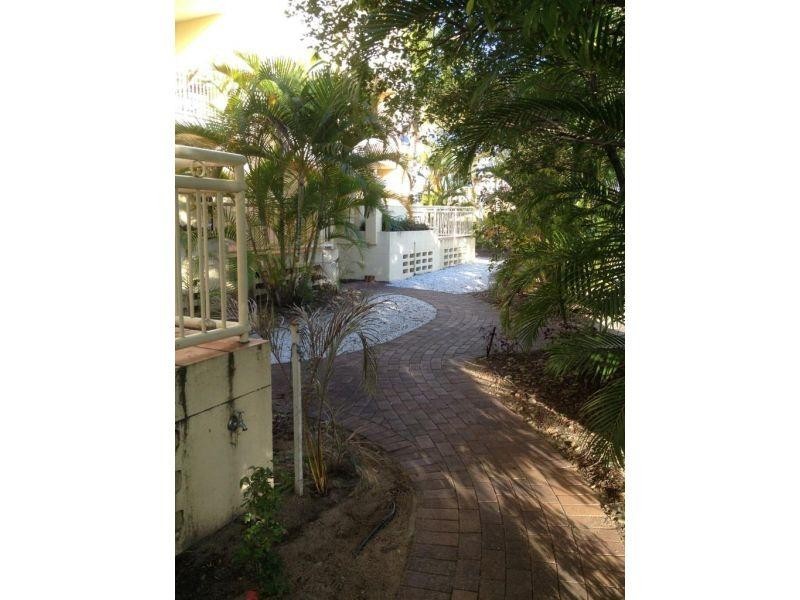 36 ALEXANDRA AVE, Broadbeach QLD 4218