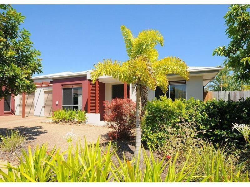 104/230 Pulgul Street, Urangan QLD 4655