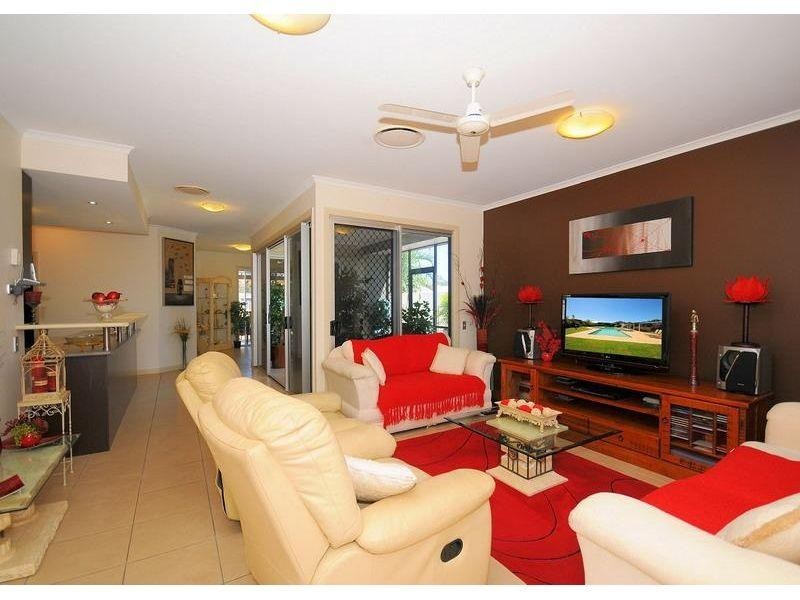 104/230 Pulgul Street, Urangan QLD 4655