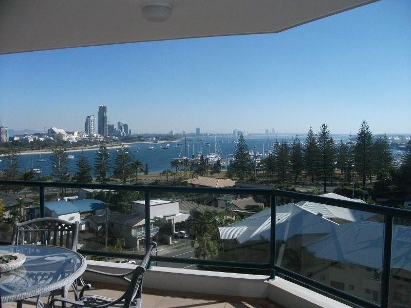 22 Montgomery Avenue, Main Beach QLD 4217