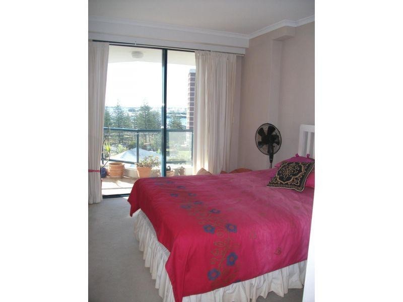 22 Montgomery Avenue, Main Beach QLD 4217