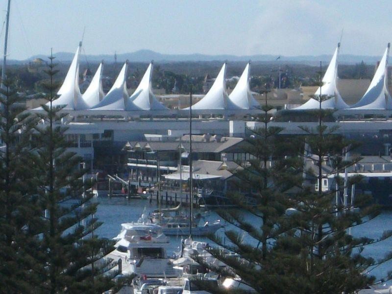 22 Montgomery Avenue, Main Beach QLD 4217